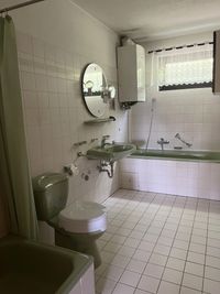 12 Badezimmer Erdgeschoss